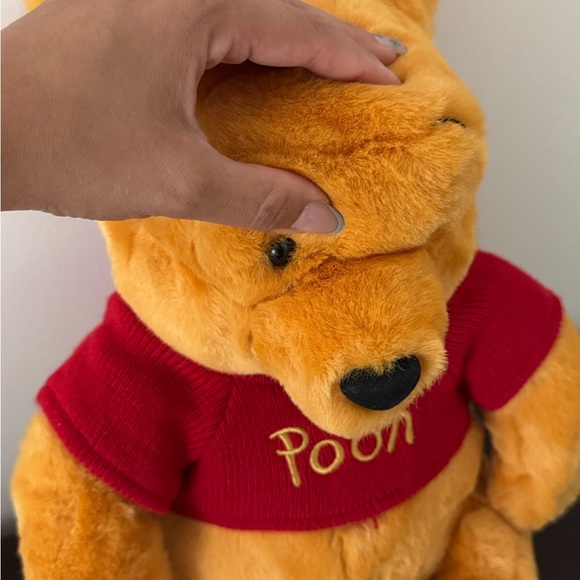 Disney Store Large 18” Vintage Stuffed Winnie The Pooh Bear - Picture 5 of 7